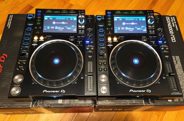 Pioneer DJ XDJ-RX3,  Pioneer DDJ-REV7 DJ Kontroler,  Pioneer XDJ XZ 3
