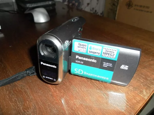 Продам видеокамеру Panasonic SDR-S9
