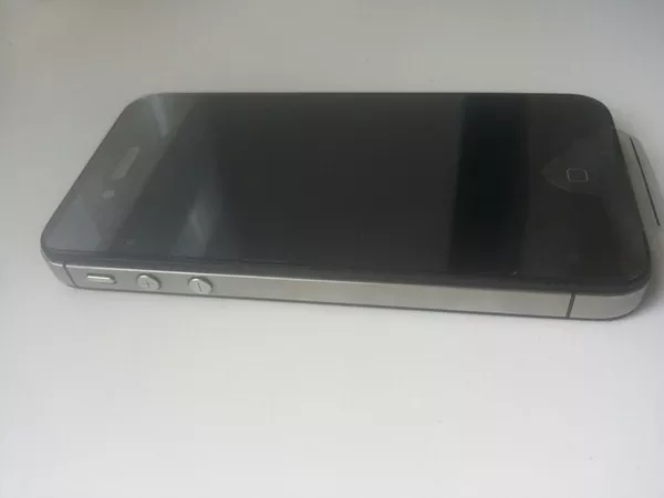 Продам IPhone 4S